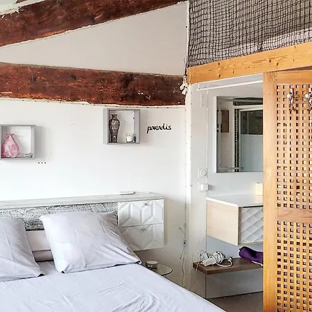 Holiday home Gorgeous In Villelongue-de-la-s *